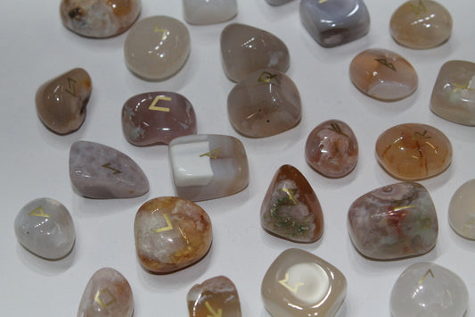 Beautiful Agate Blossom Runes Set Divination