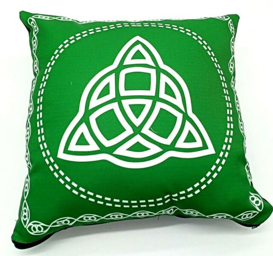 Triqueta Pillow Case